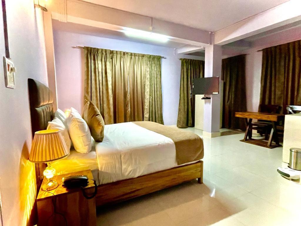 La Colline Resort Kohima Exteriör bild