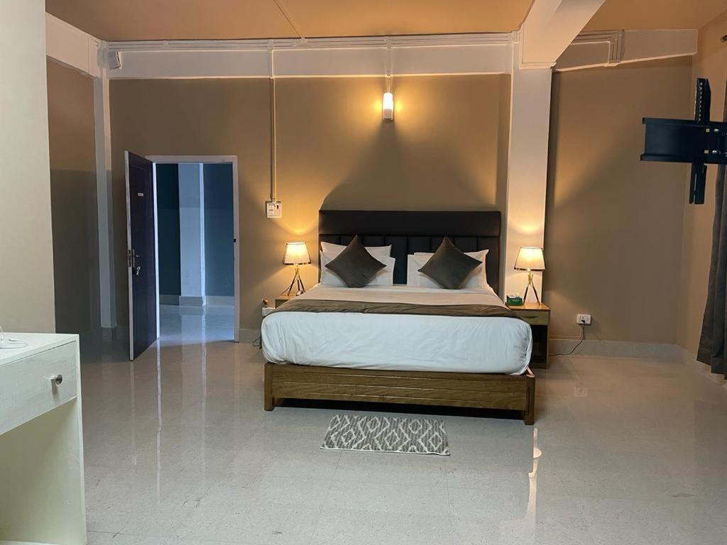 La Colline Resort Kohima Exteriör bild