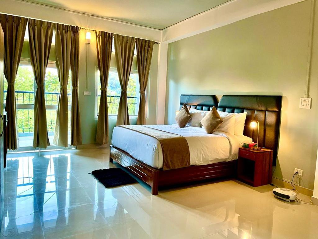 La Colline Resort Kohima Exteriör bild